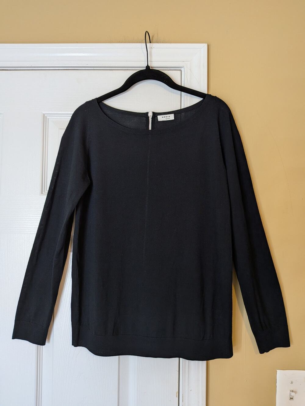 Akris Punto 100% Wool Black Knit Sweater Top Size US 10 Quiet Luxury